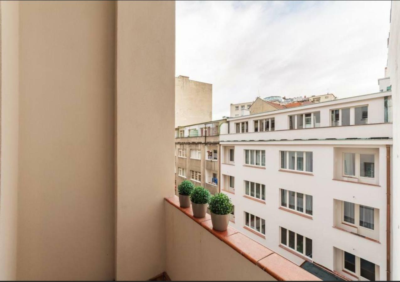 Central Prague Crown Apartments エクステリア 写真