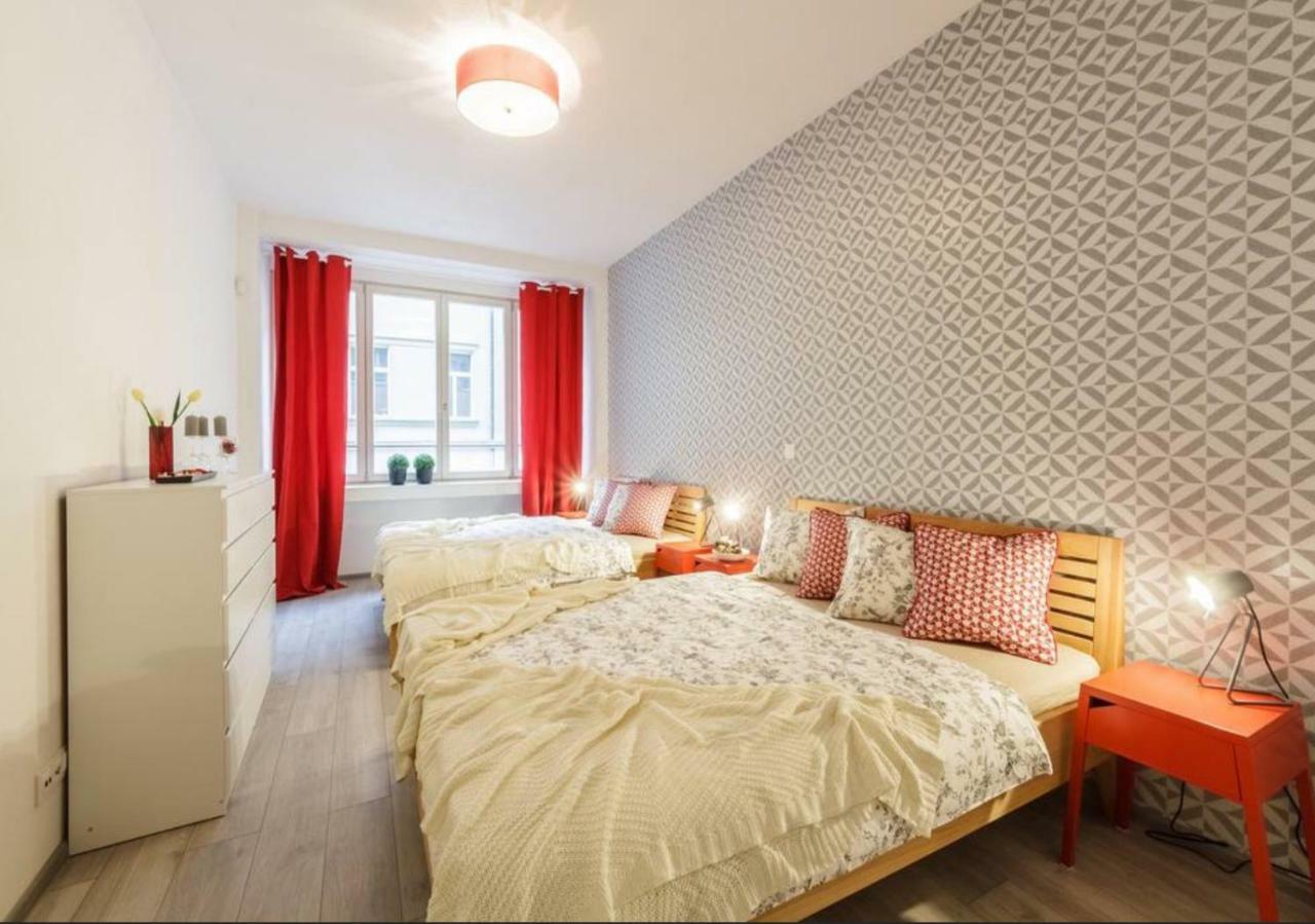 Central Prague Crown Apartments エクステリア 写真