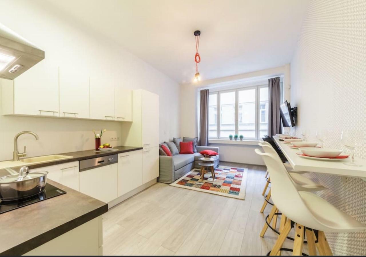 Central Prague Crown Apartments エクステリア 写真